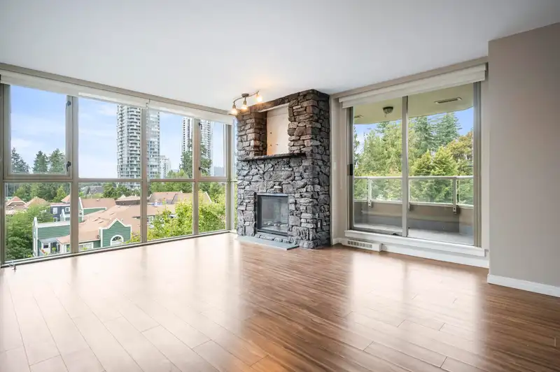 601 3070 GUILDFORD WAY - photo 2 of 38