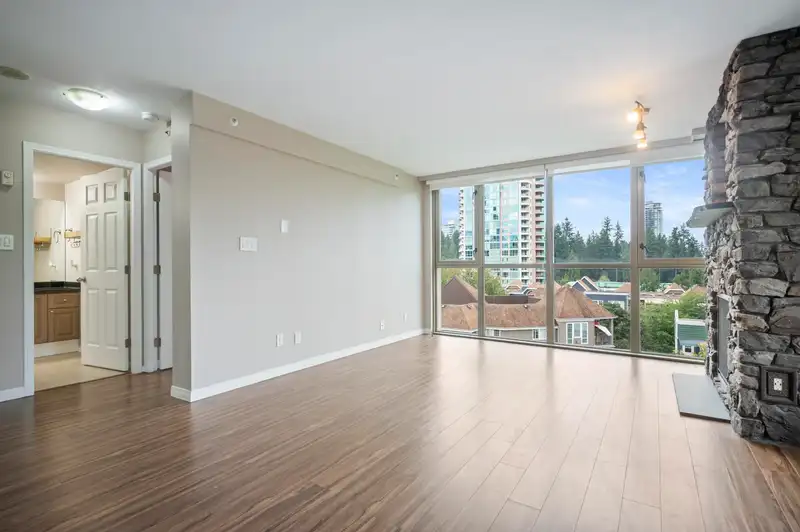 601 3070 GUILDFORD WAY - photo 4 of 38