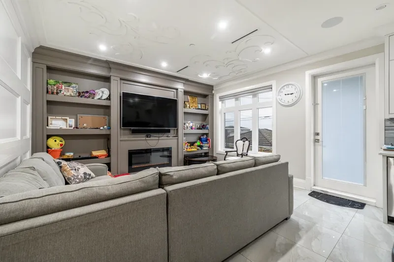 1176 E 60TH AVENUE - photo 3 of 25