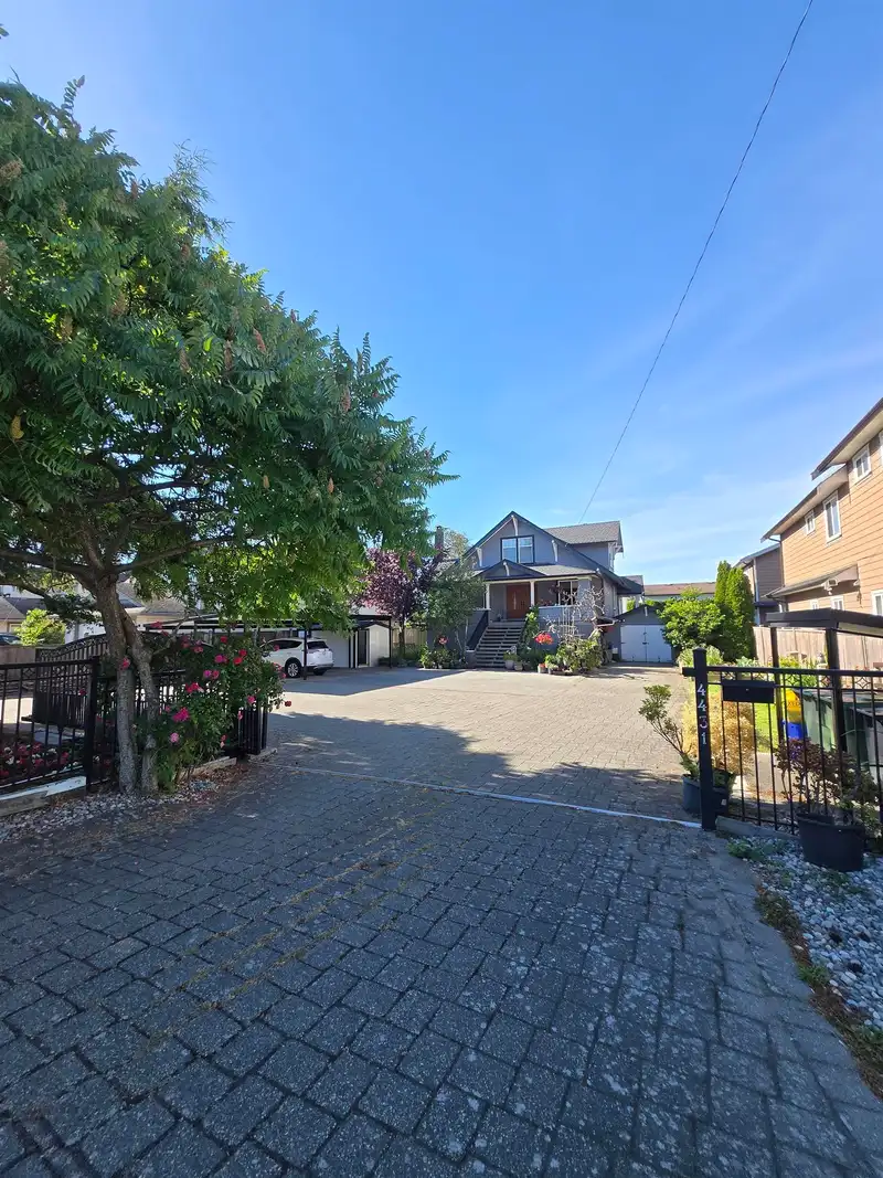 4431 STEVESTON HIGHWAY - photo 3 of 6