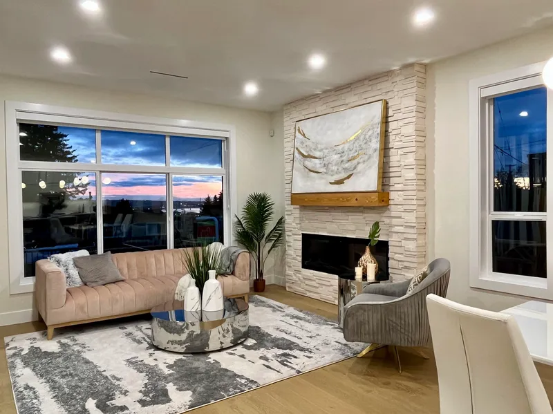 101 901 EDGAR AVENUE - photo 1 of 25