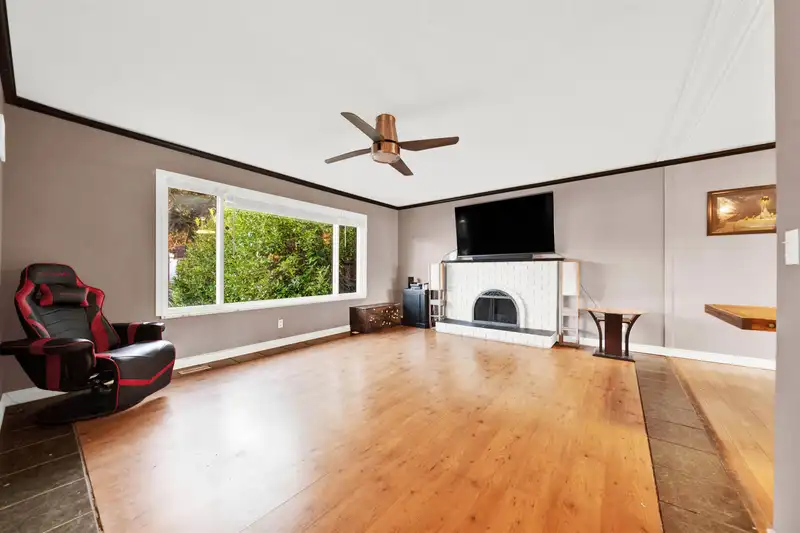 11663 89A AVENUE - photo 3 of 34