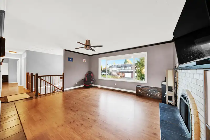 11663 89A AVENUE - photo 4 of 34