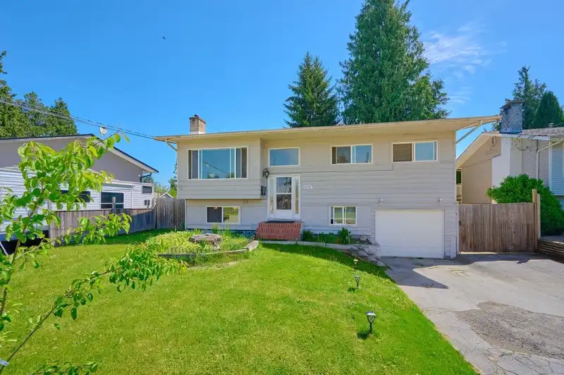 9498 119 STREET - photo 1 of 17