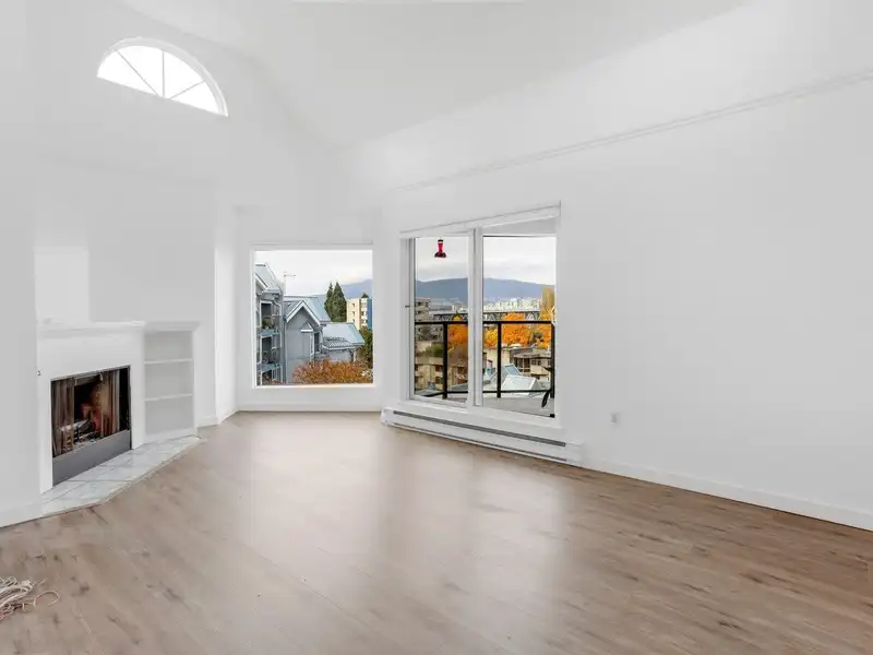 402 1345 W 4TH AVENUE - photo 4 of 26