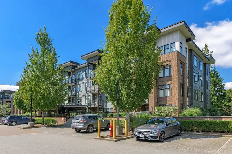 312 20062 FRASER HIGHWAY - photo 1 of 32