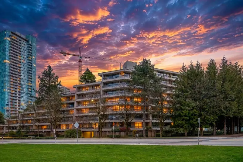 215 5932 PATTERSON AVENUE - photo 1 of 25