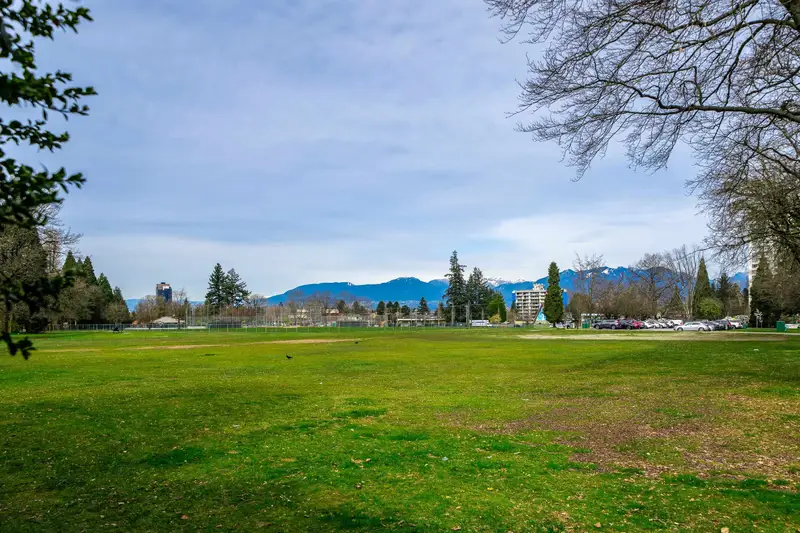 215 5932 PATTERSON AVENUE - photo 2 of 25