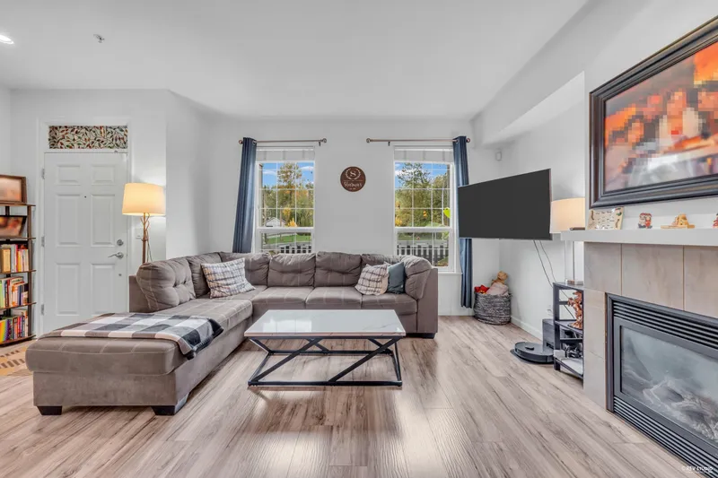 6956 208 STREET - photo 4 of 25