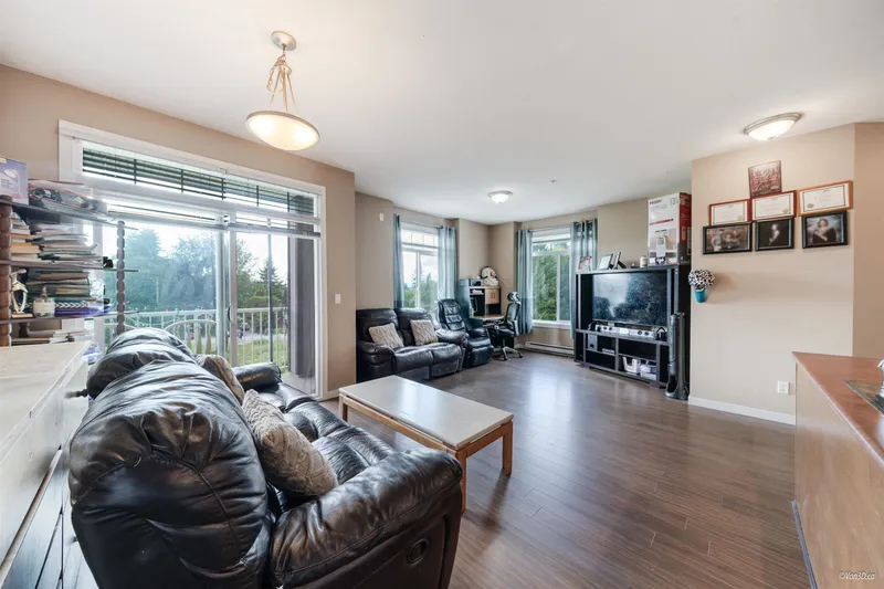 417 13277 108 AVENUE - photo 4 of 25