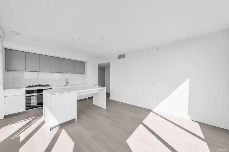 1707 6537 TELFORD AVENUE - photo 3 of 35