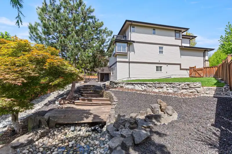 75 MAPLE DRIVE - photo 3 of 40