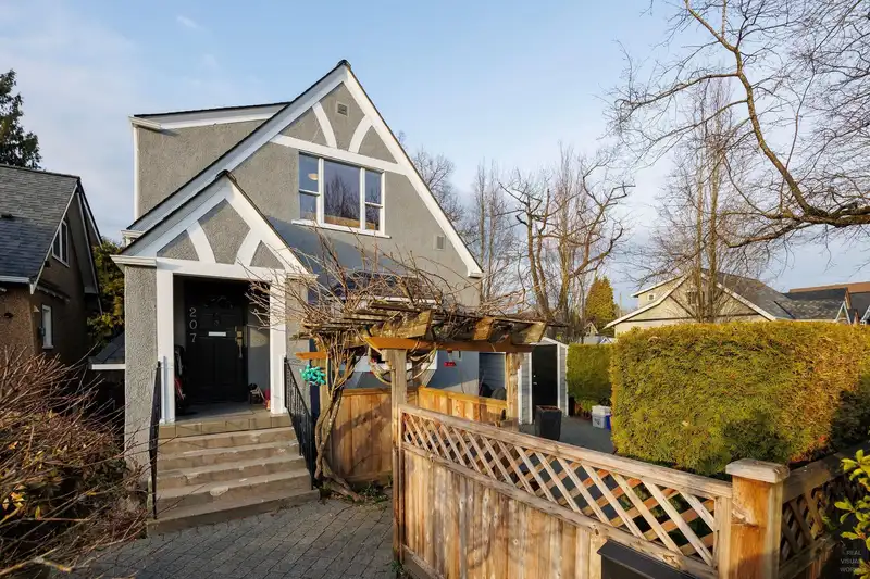 207 W 19TH AVENUE - photo 1 of 24