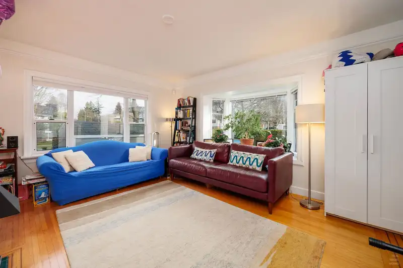 207 W 19TH AVENUE - photo 2 of 24