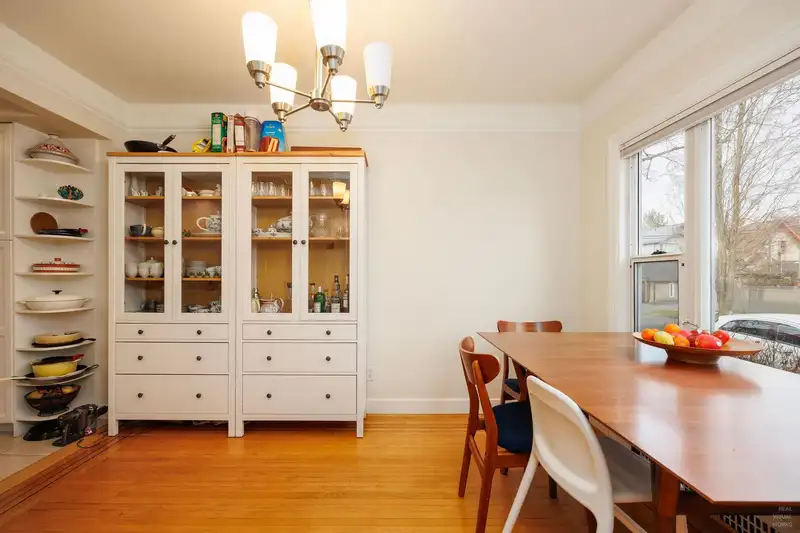 207 W 19TH AVENUE - photo 3 of 24