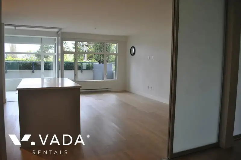 203 4355 W 10TH AVENUE - photo 4 of 22