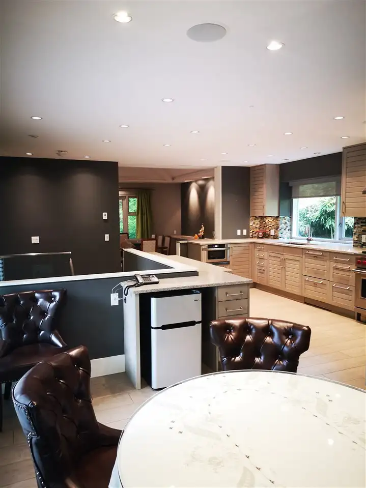 6187 MACKENZIE STREET - photo 2 of 15