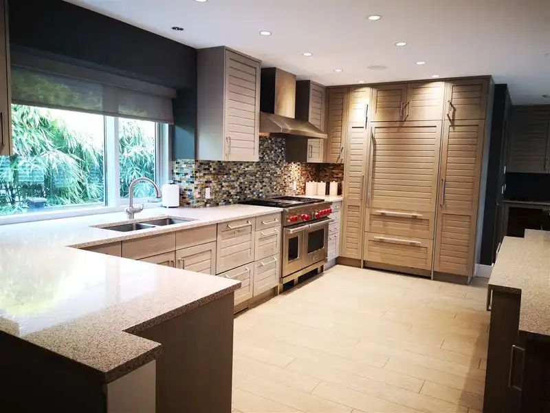 6187 MACKENZIE STREET - photo 3 of 15