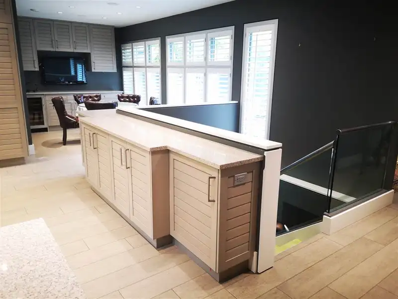 6187 MACKENZIE STREET - photo 4 of 15