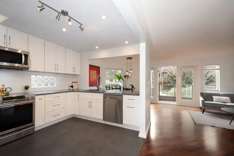 202 1959 W 2ND AVENUE - photo 2 of 35