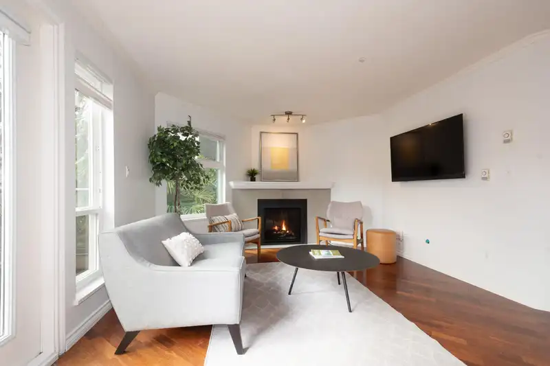 202 1959 W 2ND AVENUE - photo 4 of 35