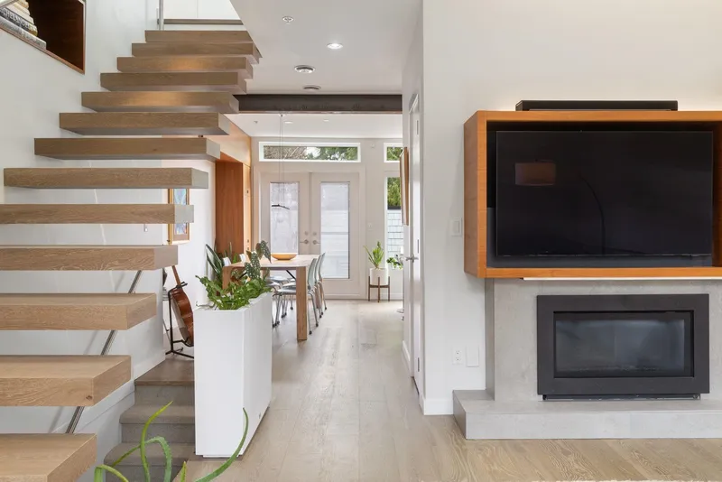 1928 TEMPLETON DRIVE - photo 4 of 25