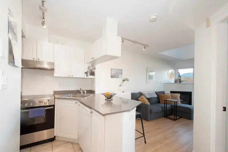 401 2025 STEPHENS STREET - photo 4 of 40