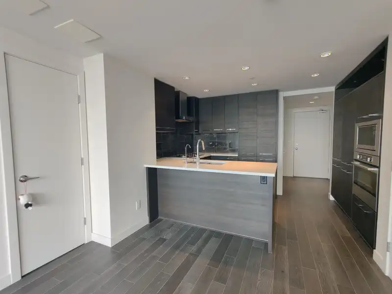 1607 7468 LANSDOWNE ROAD - photo 2 of 36