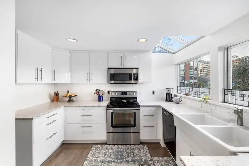 1598 ISLAND PARK WALK - photo 3 of 40