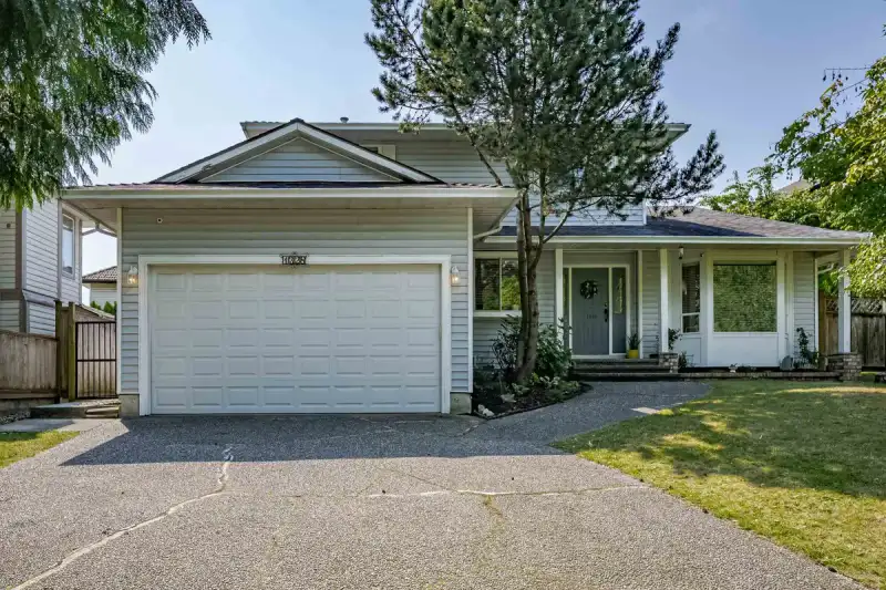 1328 HONEYSUCKLE LANE - photo 1 of 40