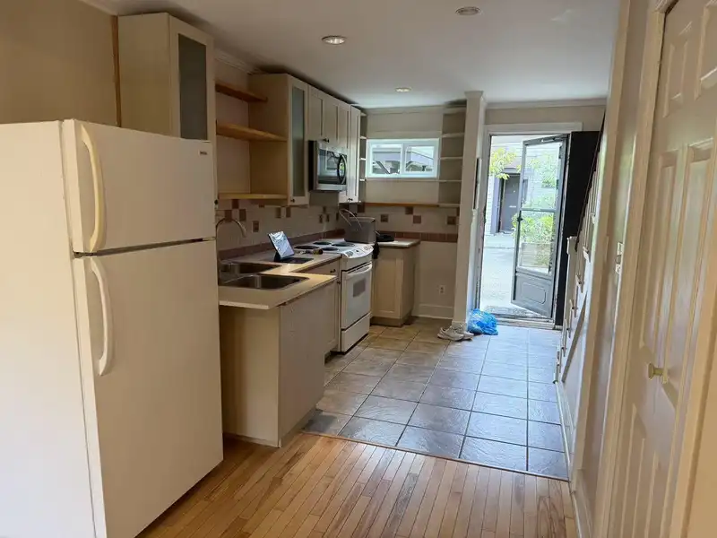 3 460 W 16TH AVENUE - photo 2 of 11