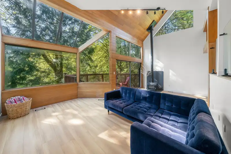 2103 WESTVIEW DRIVE - photo 1 of 40
