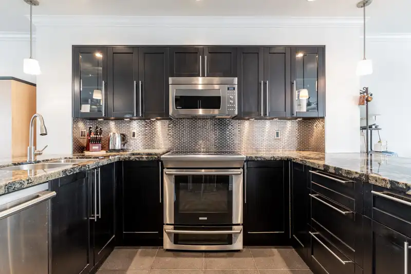 113 1232 JOHNSON STREET - photo 4 of 40