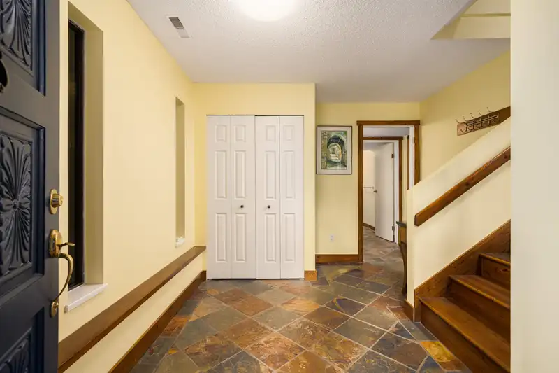 14581 17 AVENUE - photo 2 of 35