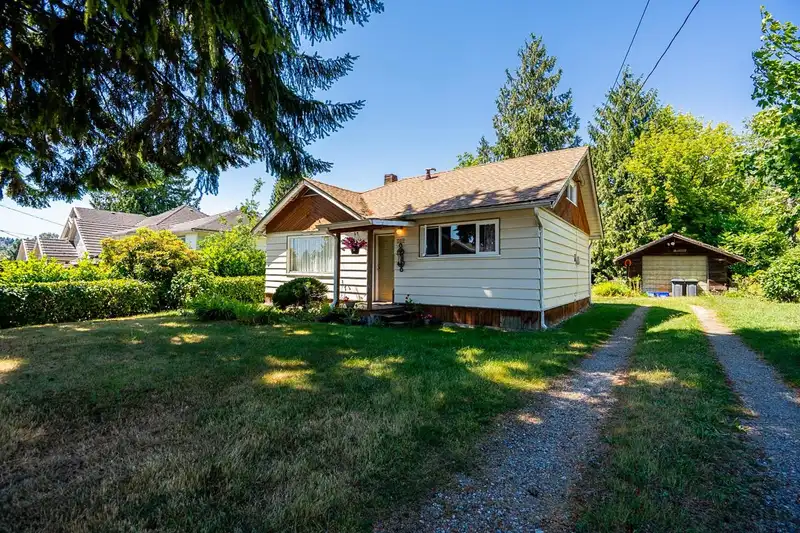 715 RODERICK AVENUE - photo 2 of 40