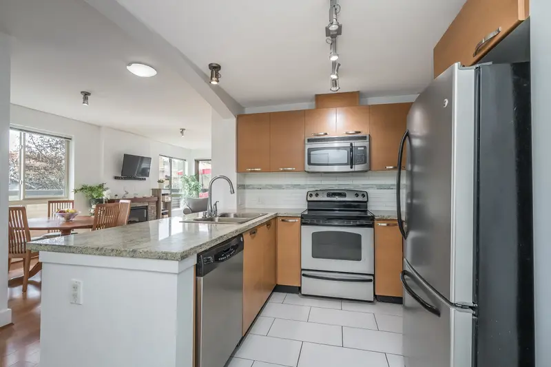 302 7428 BYRNEPARK WALK - photo 4 of 25