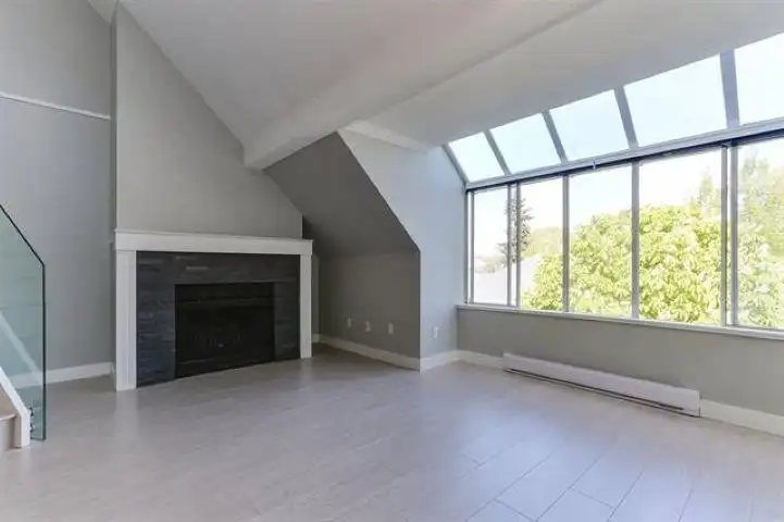 324 7751 MINORU BOULEVARD - photo 2 of 23