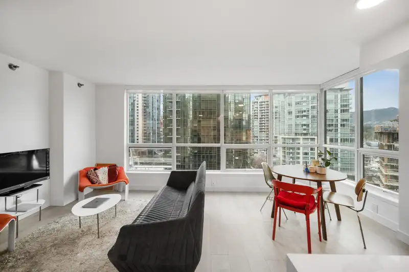 1003 555 JERVIS STREET - photo 4 of 19