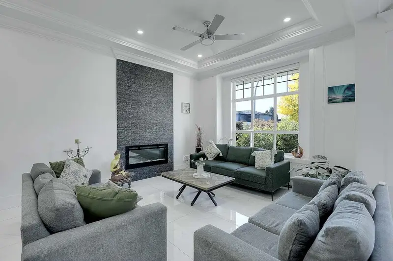 8232 144A STREET - photo 3 of 23