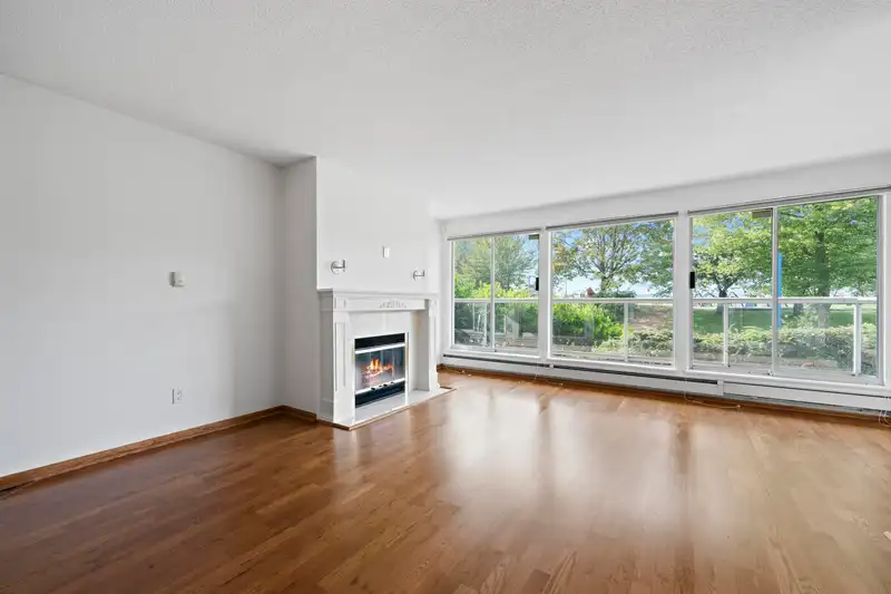 1102 33 CHESTERFIELD PLACE - photo 2 of 36