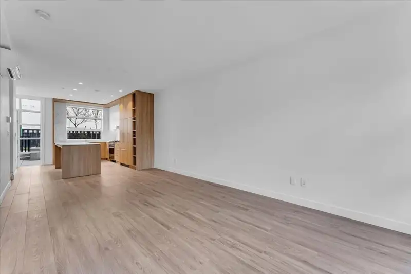 1001 6085 IRMIN STREET - photo 3 of 38