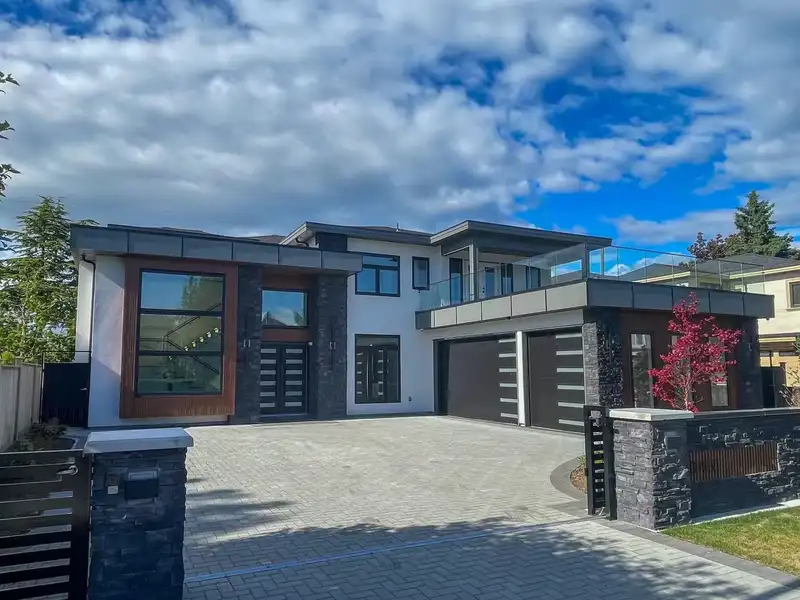 3451 ULLSMORE AVENUE - photo 1 of 2