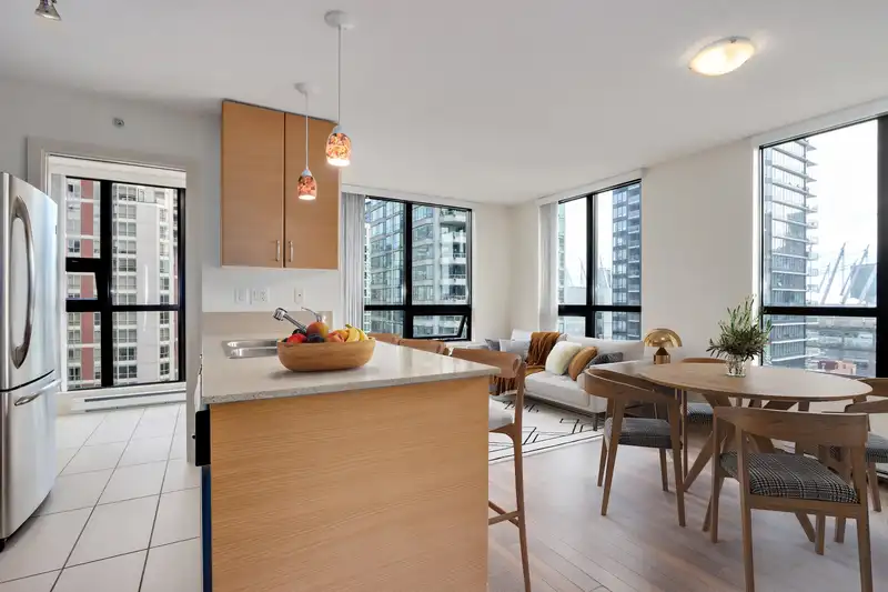 1602 909 MAINLAND STREET - photo 2 of 33