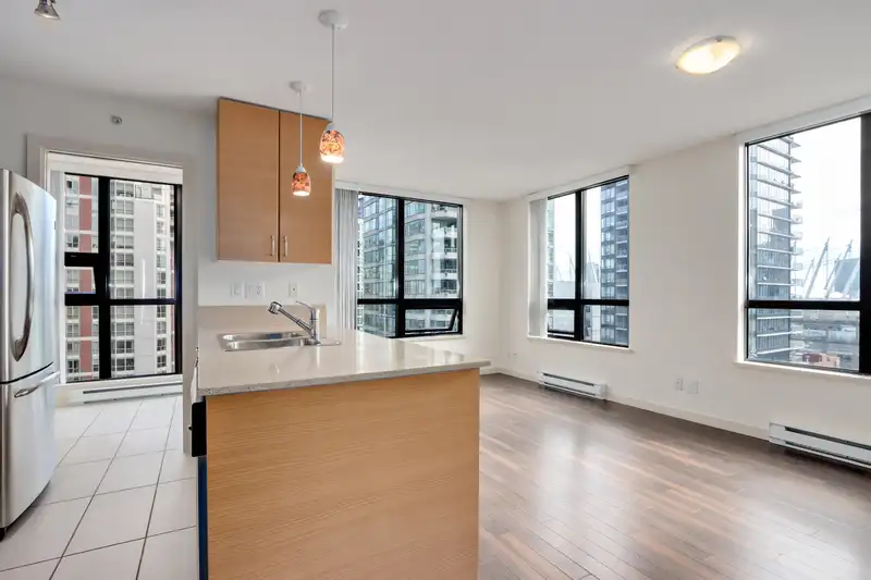 1602 909 MAINLAND STREET - photo 3 of 33