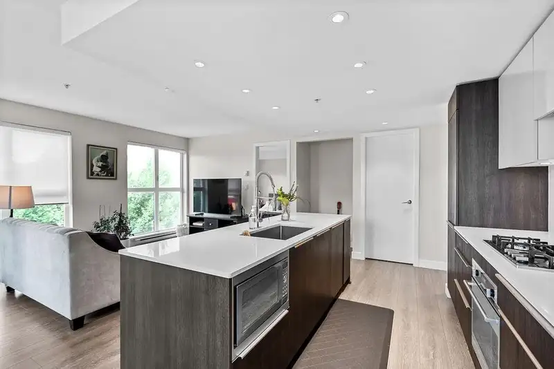 324 1588 E HASTINGS STREET - photo 3 of 26