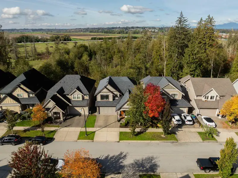 7119 177A STREET - photo 1 of 40
