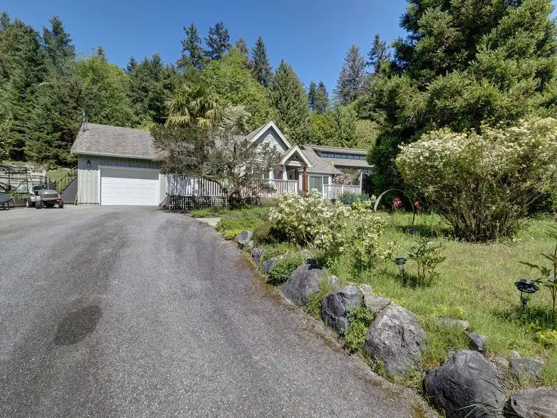 4717 SINCLAIR BAY ROAD - photo 3 of 33