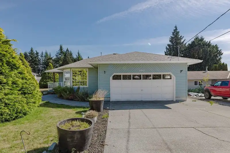 1551 ISLANDVIEW DRIVE - photo 1 of 31