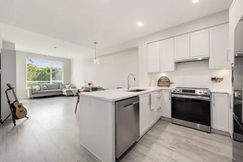 410 2160 GRANT AVENUE - photo 2 of 32