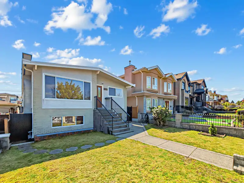 2166 E 39TH AVENUE - photo 2 of 40